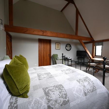 Bed and Breakfast North Downs Barn Рочестер Экстерьер фото