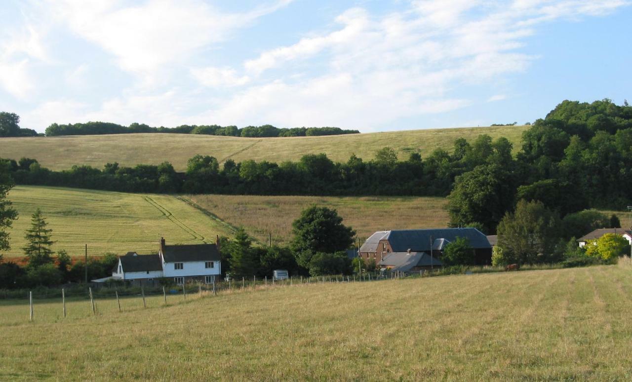 Bed and Breakfast North Downs Barn Рочестер Экстерьер фото