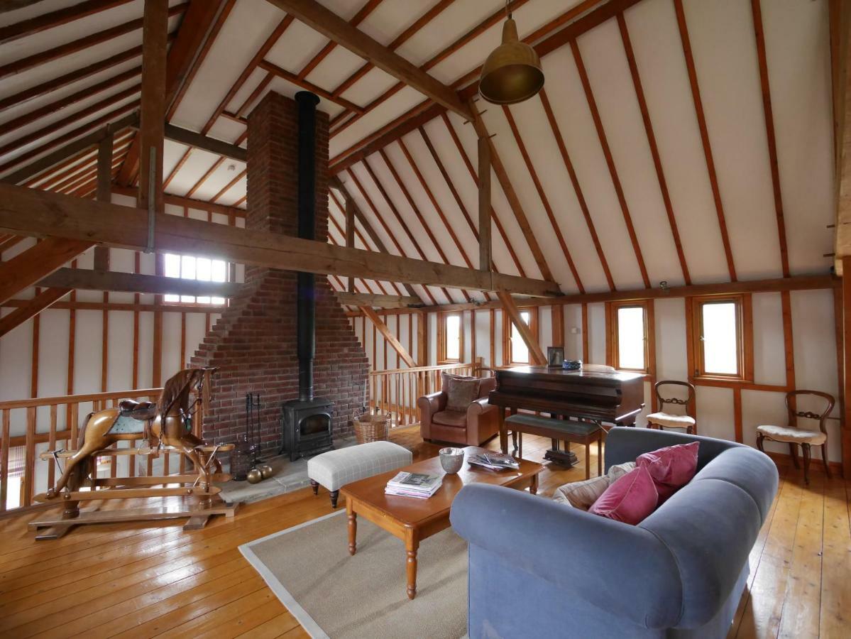 Bed and Breakfast North Downs Barn Рочестер Экстерьер фото